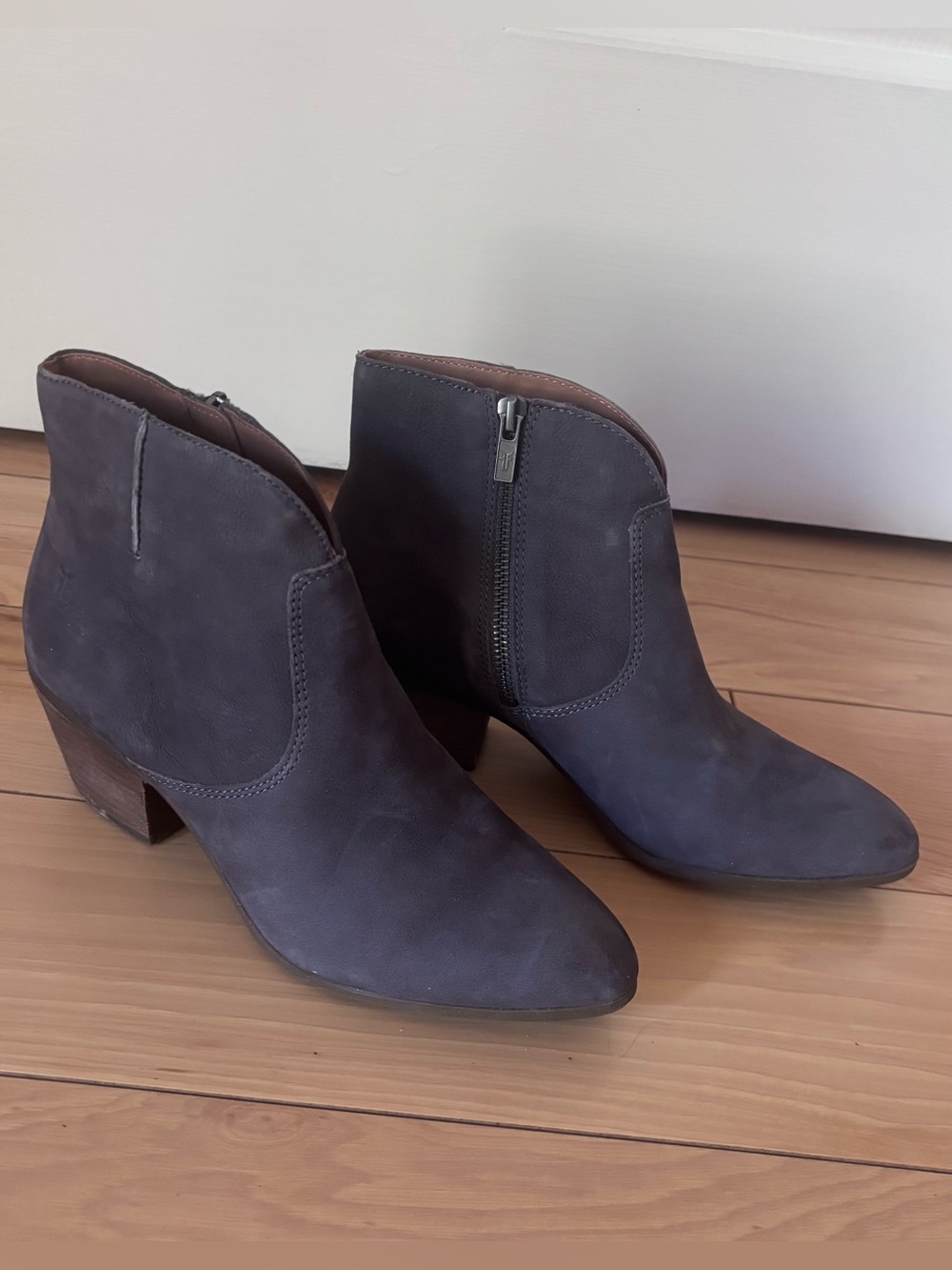 Frye Women's Ankle Boots Grey Suede Size 8.5